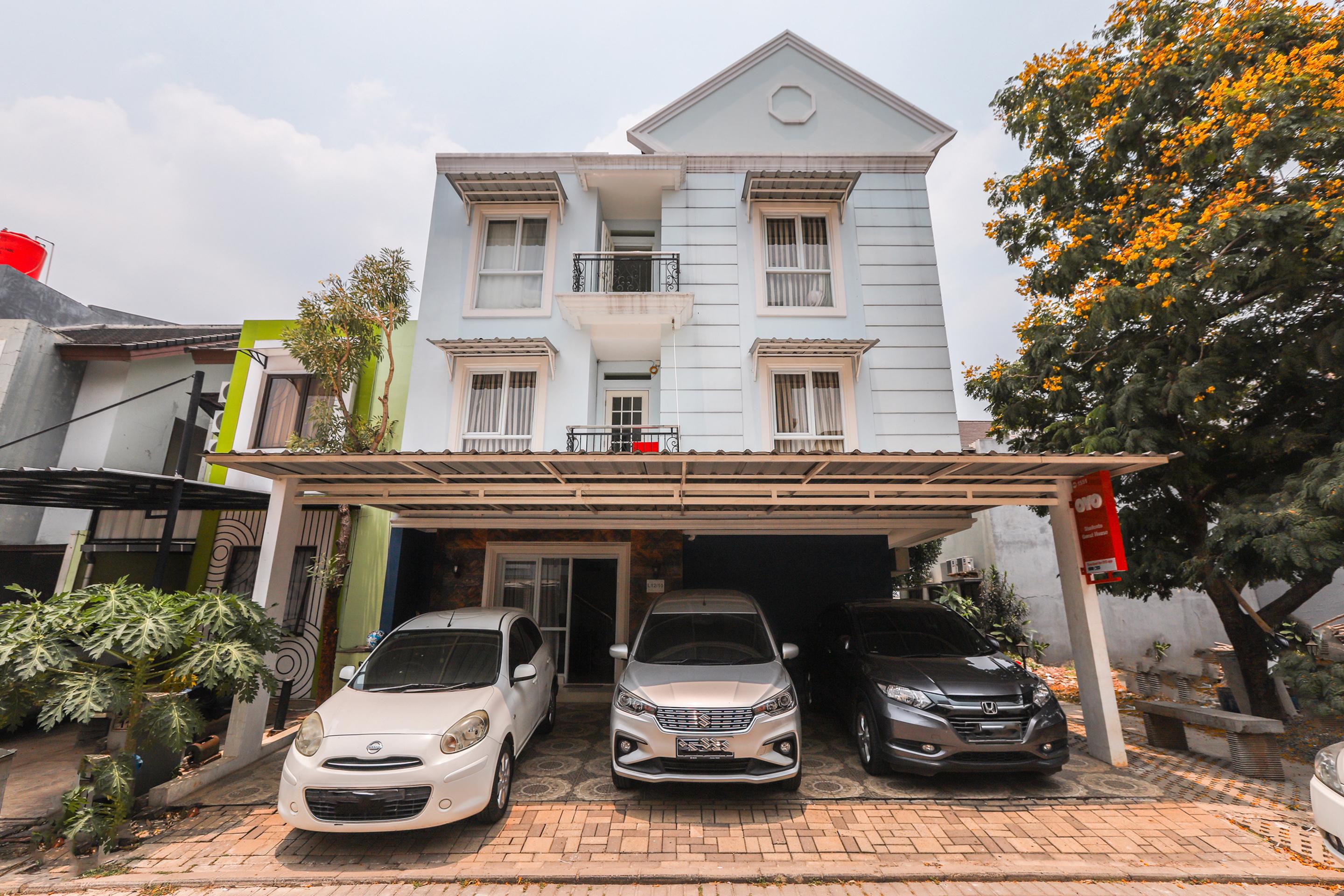 Oyo 1551 Studento Tangerang