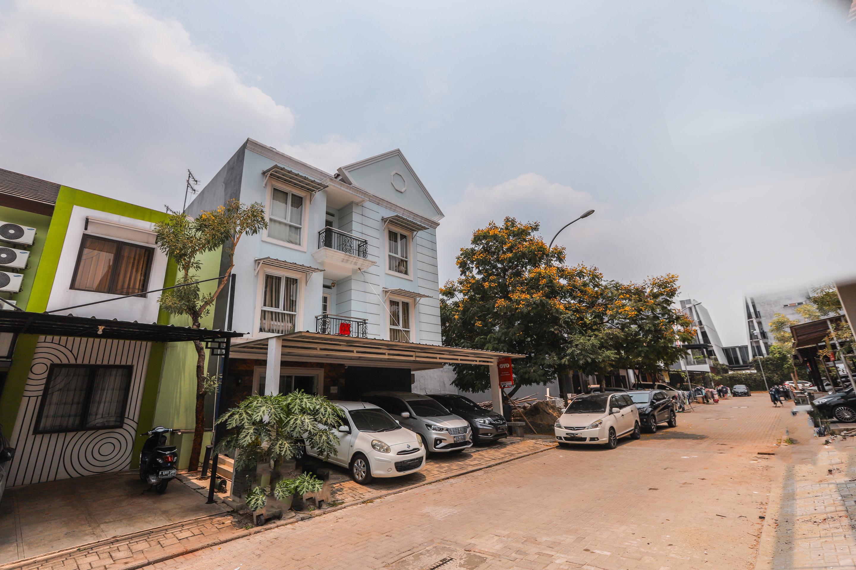 Oyo 1551 Studento Hotel Tangerang