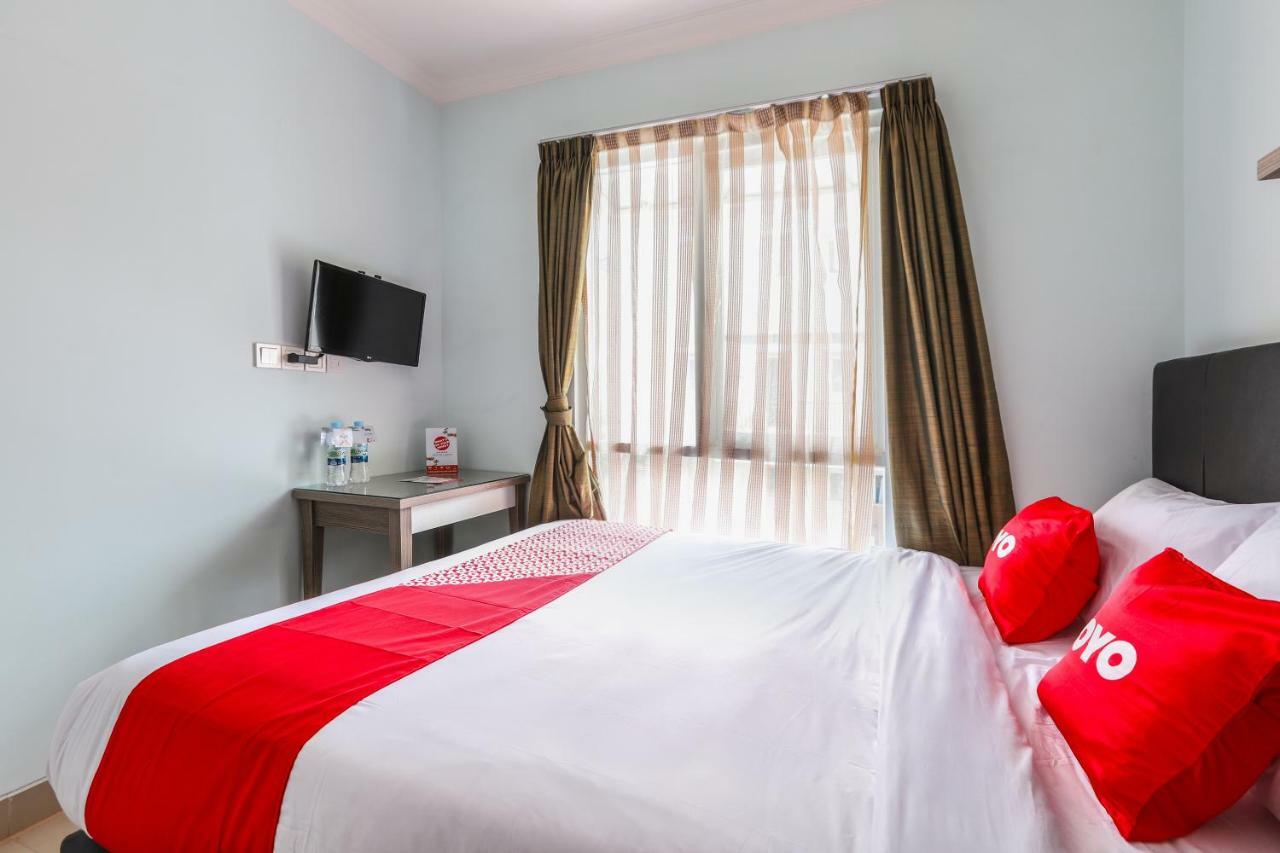 Oyo 1551 Studento Hotel Tangerang